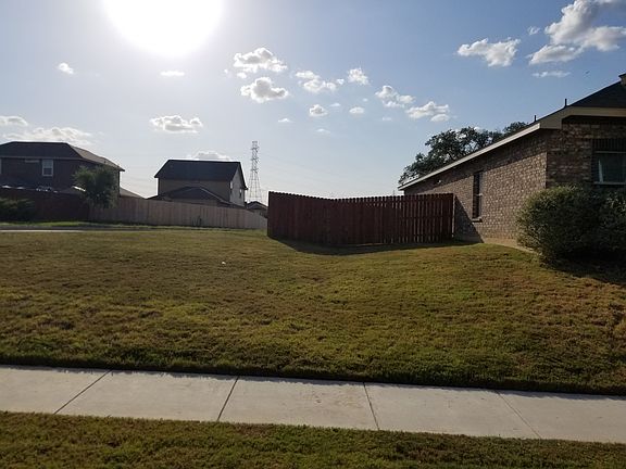 Perfect corner lot!
