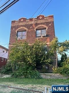 4th image of 400 Woodcliff Ave