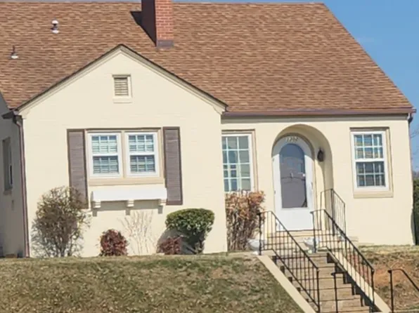 1302 N Coalter St, Staunton, VA 24401