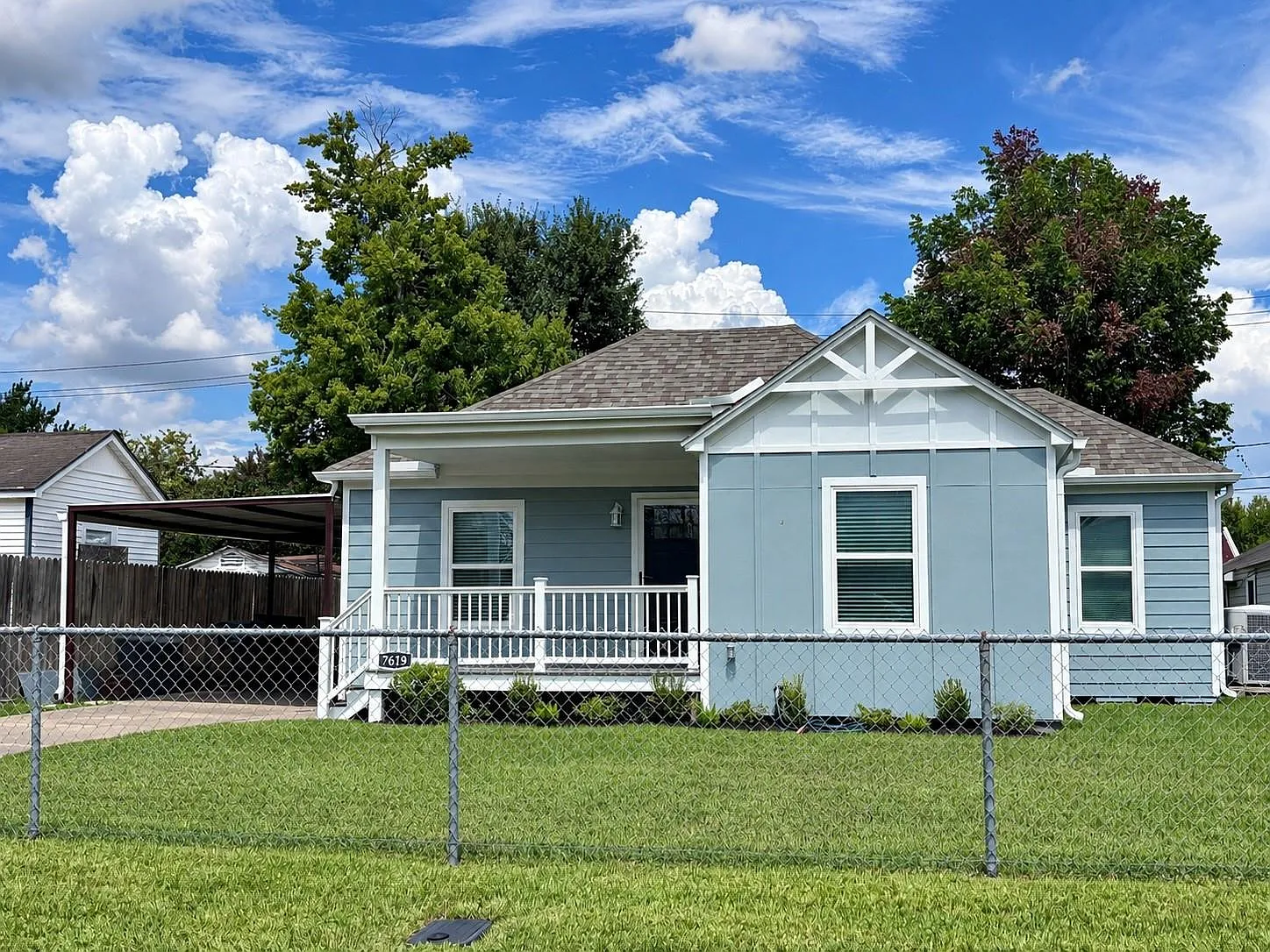 3 bed, 2.0 bath, 1400 sqft, $1,900 — Photo 2