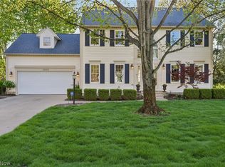 32245 Country Club Dr, Avon Lake, OH 44012