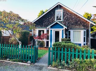 871 1st St SE, Bandon, OR 97411