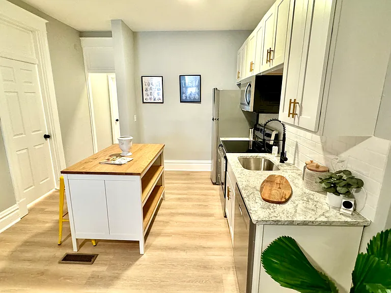 3430 Grace Ave — Photo 5