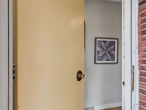 4th image of 10223 B Street E
