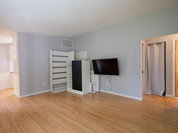 5th image of 2812 Cumberland Ave