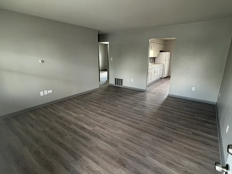 201 W Palmer St — Photo 9