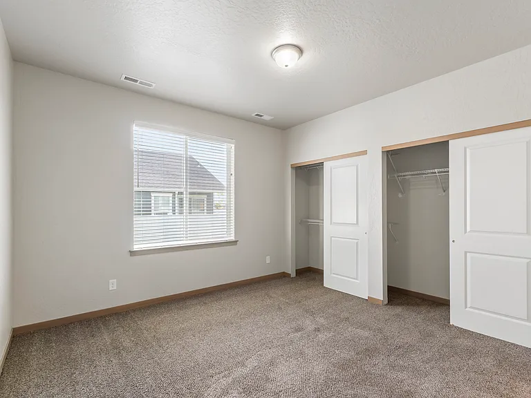 1366 Sq Ft Primary Bedroom