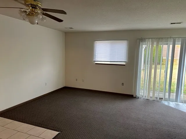 3 bed, 1.5 bath, $1,425 — Photo 4