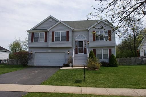 1st image of 909 Pinehurst Dr