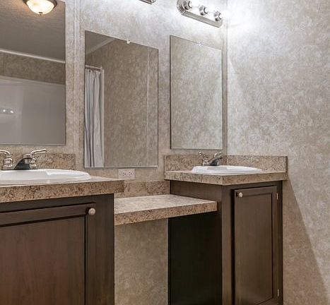 3rd image of 207 Fleetwood Dr