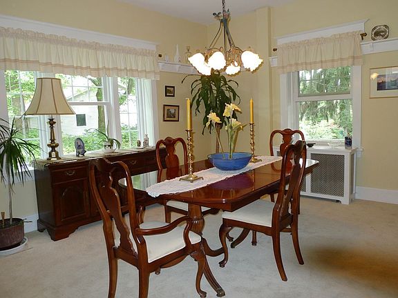 Formal Dining Room: Spacious and Inviting
