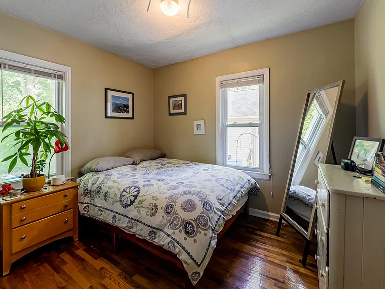 225 N Fairview Ave — Photo 8