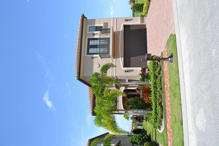 1st image of 561 SE Fascino Cir