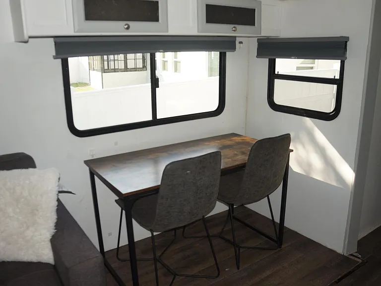 Regatta Cir — Photo 2