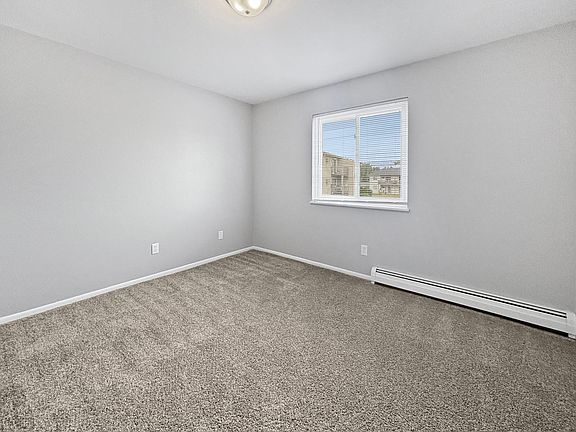 5th image of 1018 Abbey Ct APT 6