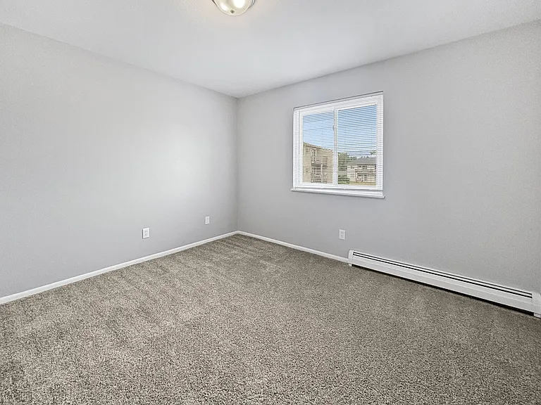 1018 Abbey Ct #6 — Photo 5