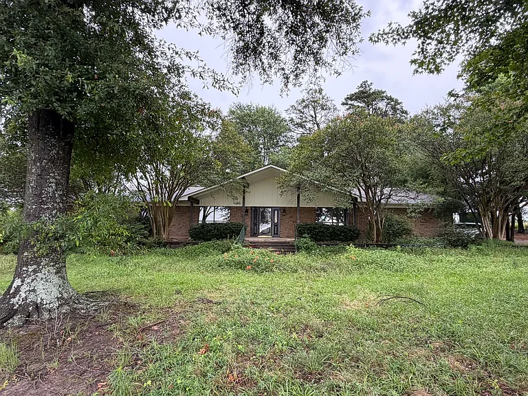 5166 Interstate Highway 30 Service Rd — Photo 2