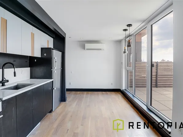 832 Lexington Avenue image 1 of 4