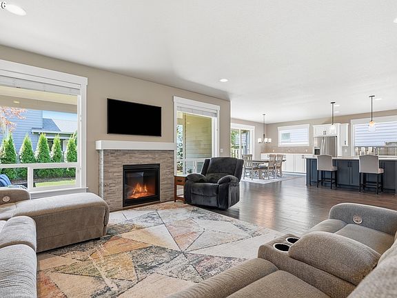 4th image of 18274 SW Elderberry Ln