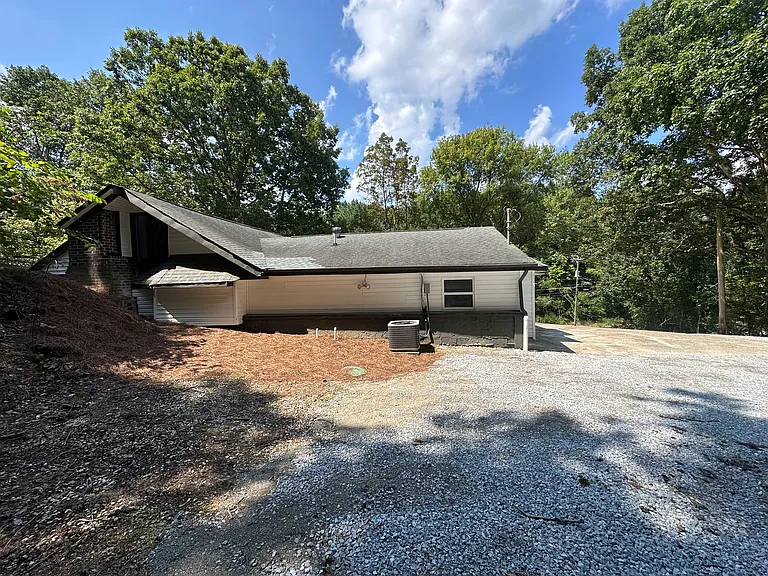 9506 Fuller Rd — Photo 35
