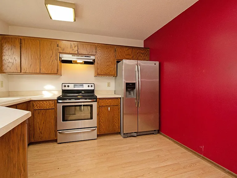 4215 Sylvia Ln S — Photo 4
