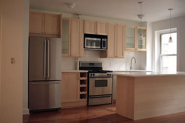 Rented by MRNY | media 4