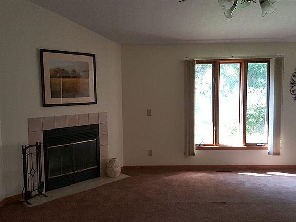 4th image of 6148 Tudor Ln