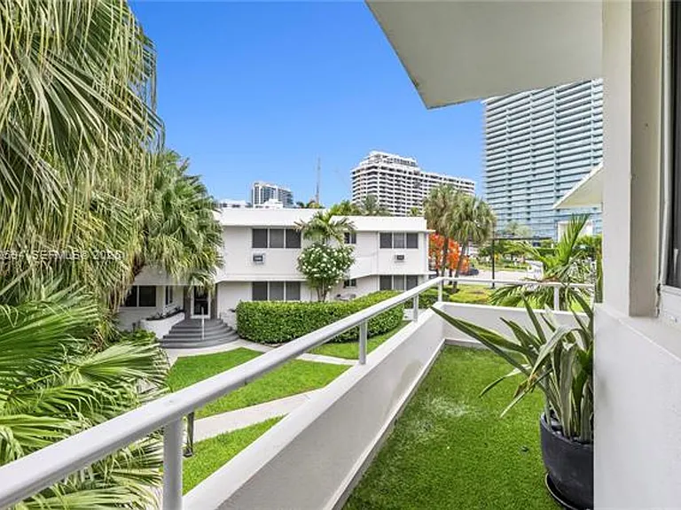 10190 Collins Avenue Cu #203 — Photo 2