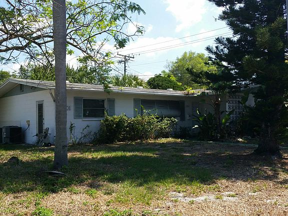 3rd image of 2701 Oxford Dr W