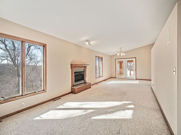 5th image of 39 Irish Hills Blvd