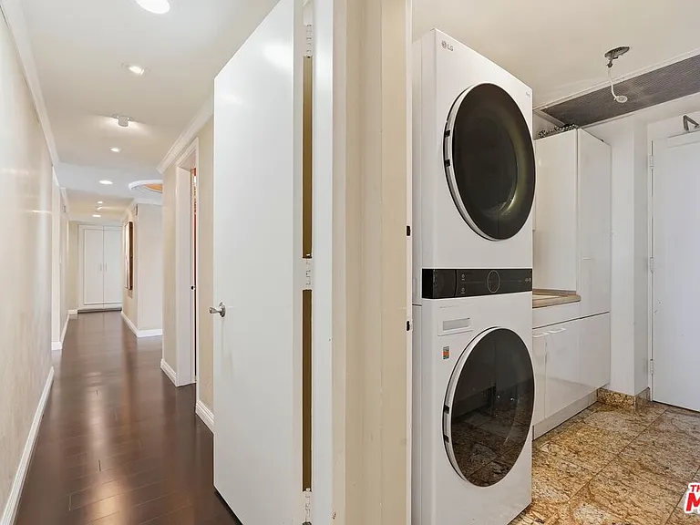 1333 S Beverly Glen Blvd #902 — Photo 14
