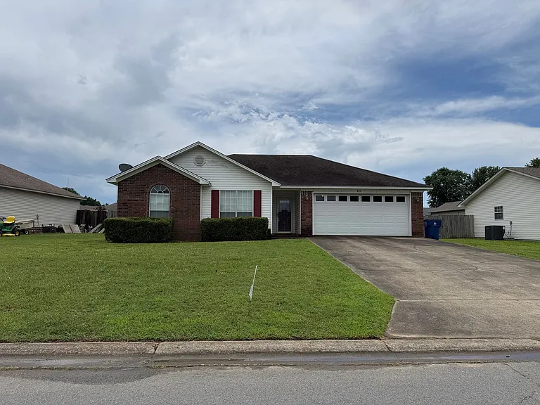 23 Violet Ln — Photo 1