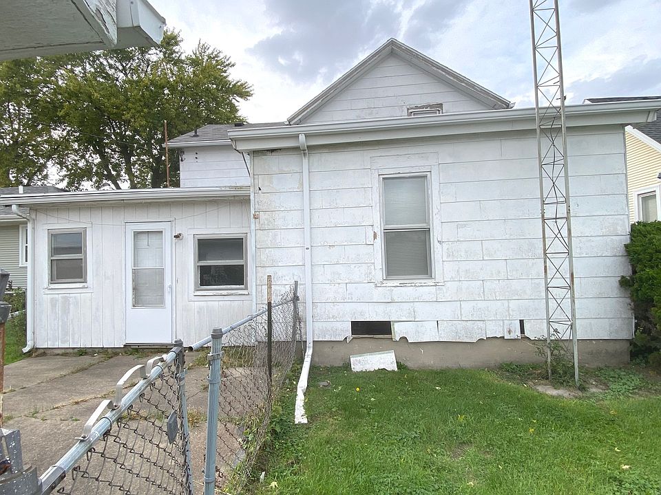 2nd image of 32 N Locust St