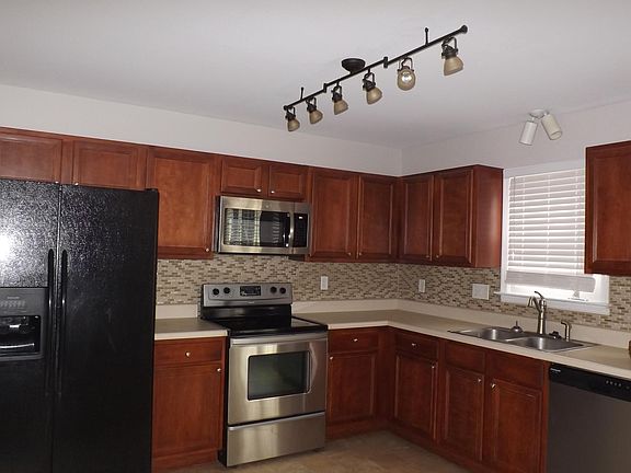 Kitchen with All Appliances and Track LIghting