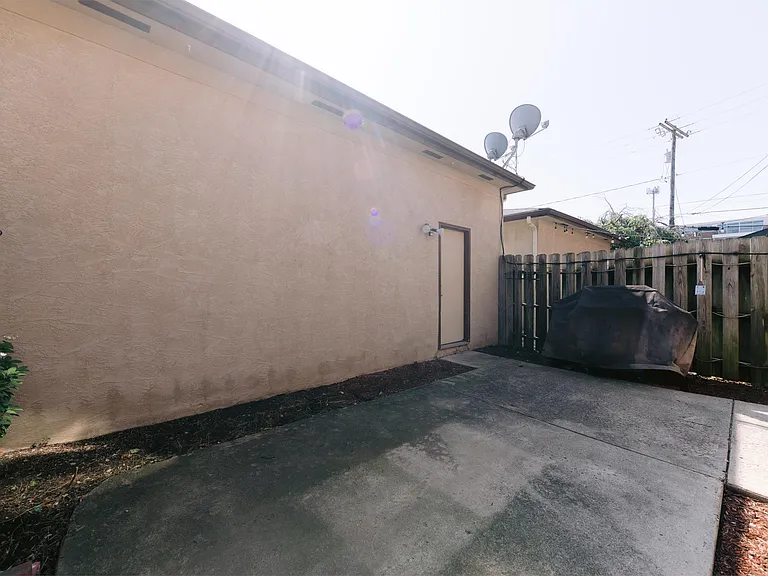 252 S Washington Ave — Photo 28