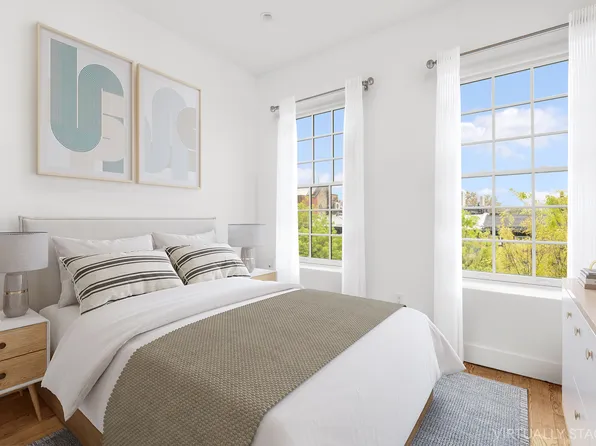 935 Lafayette Avenue image 2 of 7