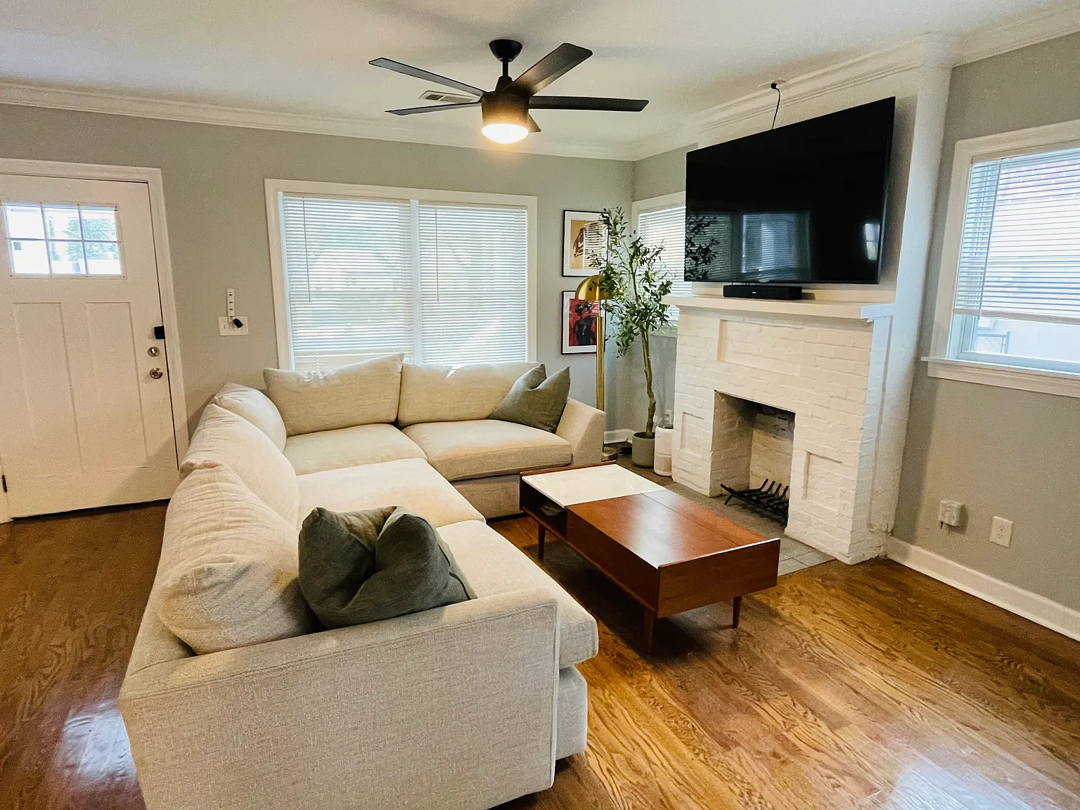 3 bed, 1720 sqft, $2,150 — Photo 2