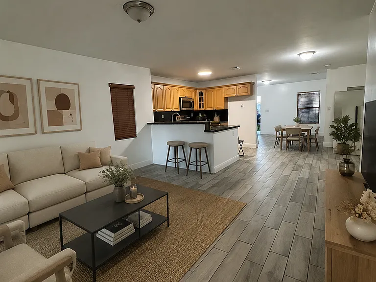 ____ Demo furnishings only. Apartment is rented unfurnished.
____ Mobiliario de muestra. El apartamento se renta sin amueblar.