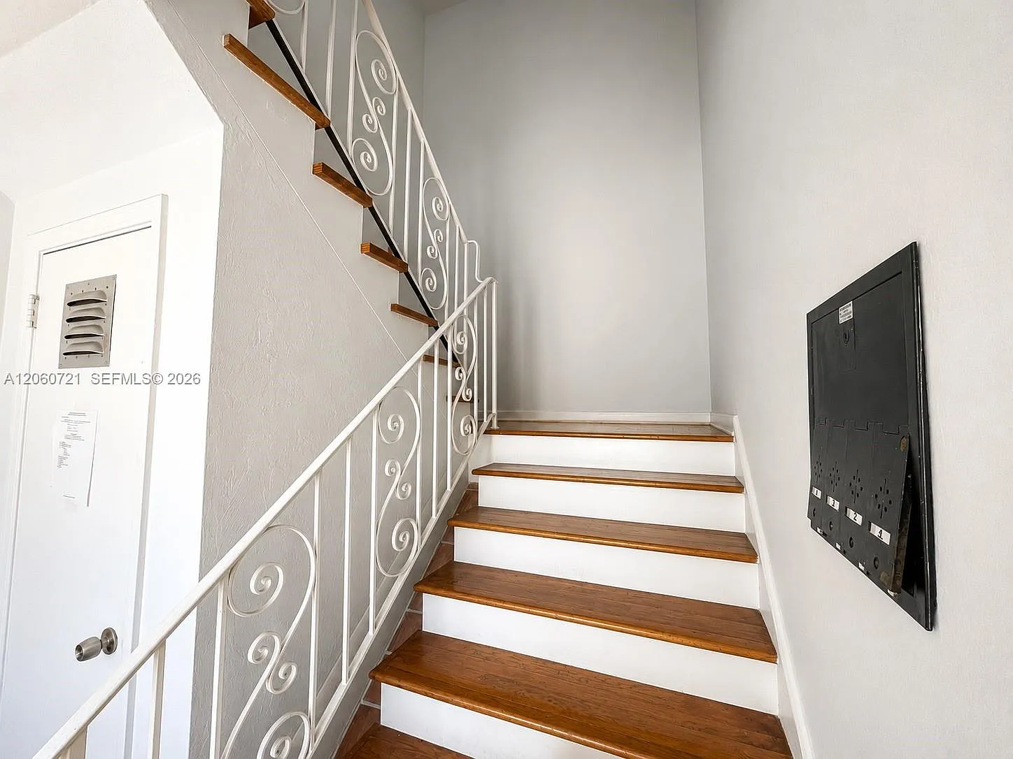 Helen Manor Condo — Photo 3