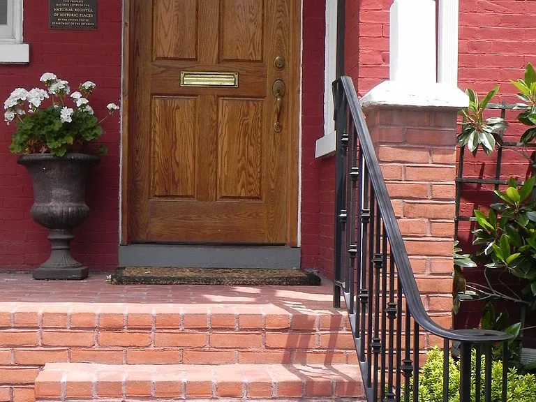 1301 W 9th St — Photo 2