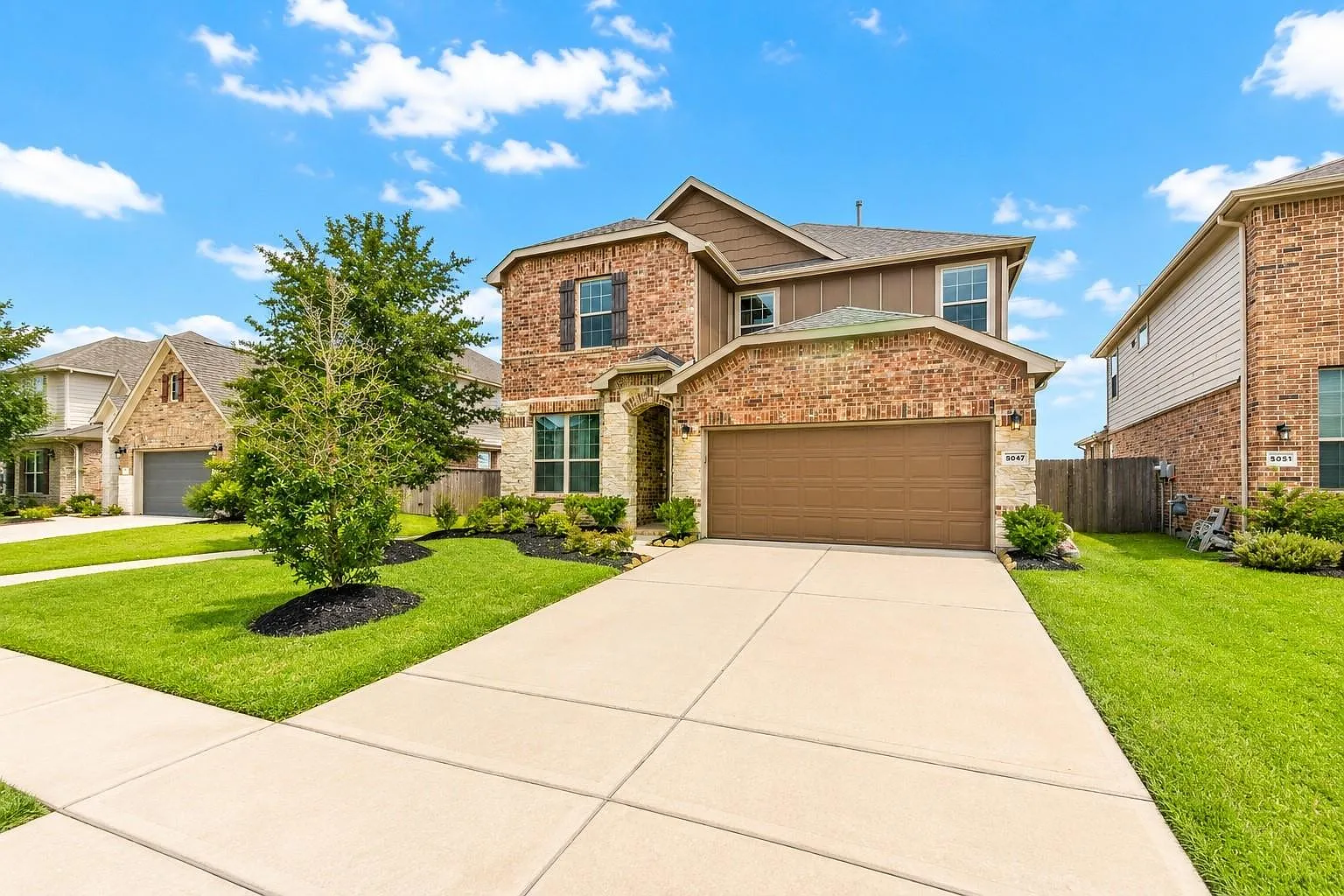 3 bed, 2.5 bath, 2184 sqft, $2,300 — Photo 3