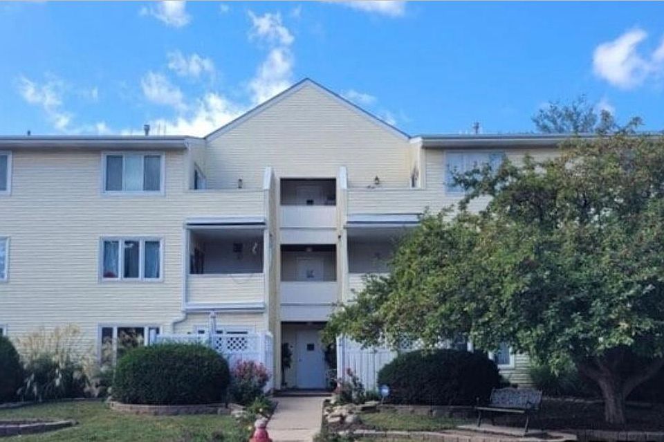 1st image of 134 N 36th St APT 6
