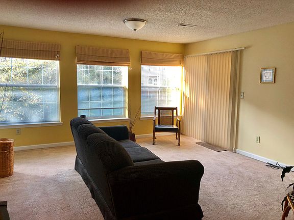 3rd image of 200 Fox Hollow Dr APT 109
