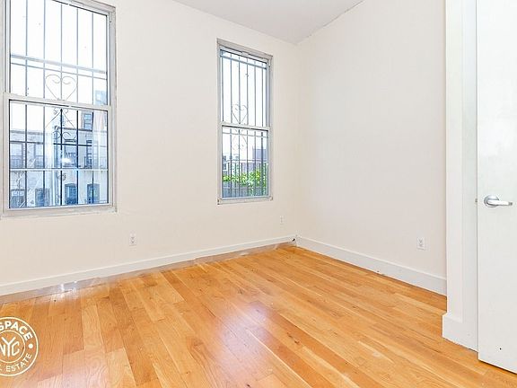 4th image of 242 Troutman St #4M