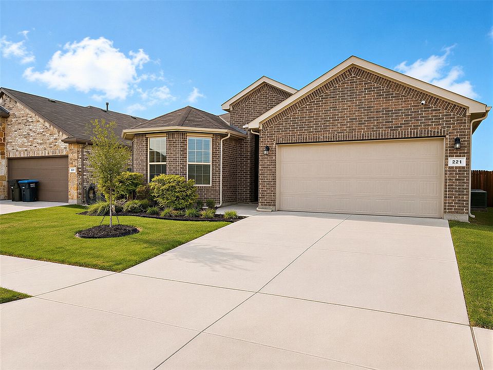 1st image of 221 Oldcastle Way