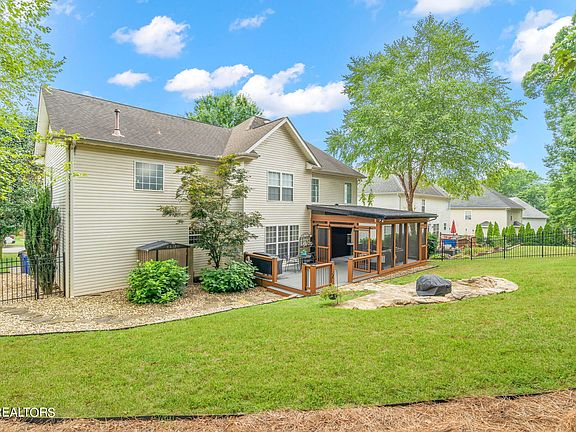 5th image of 1320 Pershing Hill Ln