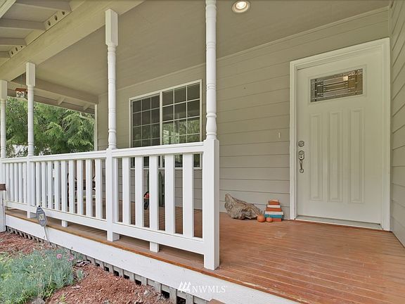Home in located on a cul de sac and features a covered porch