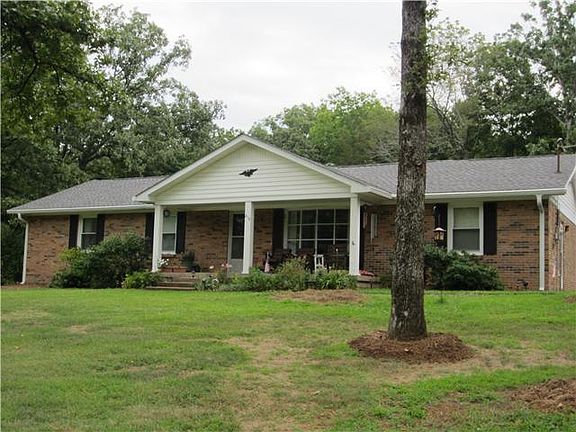 2nd image of 819 Woodlawn Dr