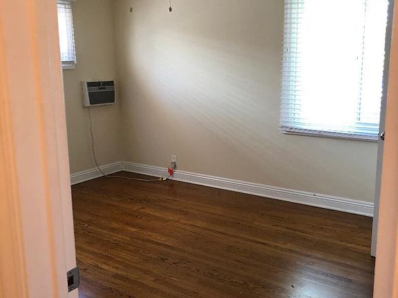 3rd image of 4239 Tujunga Ave #2