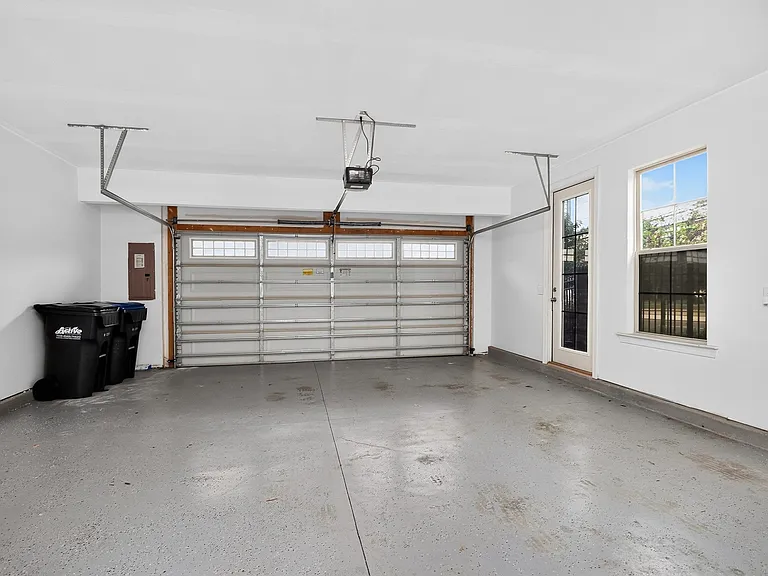 1105 Towns Hill Way — Photo 41